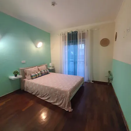 Emanuel's Stablishment בית הארחה